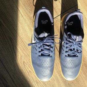 Nike SB Nyjah Free Midnight Navy/Gum Unisex - Women US 10 /Mens US 8.5